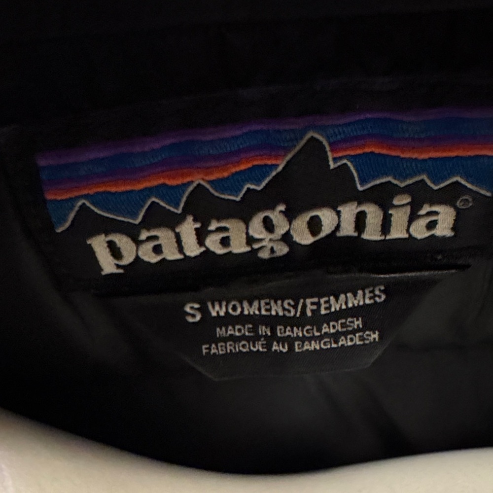 Patagonia Women's Black Puffer Jacket - Picture 6 of 12